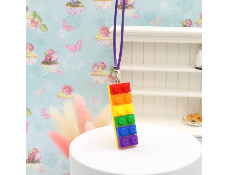 Naszyjnik w kształcie klocków lego