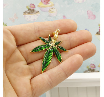 Wisiorek liść marihuany